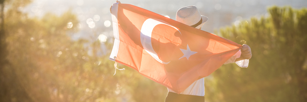 The Benefits of Turkish Citizenship: Why You Should Invest in Turkey Turkey has become an attractive destination for property investors worldwide, not only for its strategic location and rich cultural heritage but also for the array of benefits that come with Turkish citizenship.