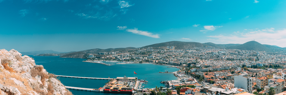 A Guide to Living in Kuşadası: Turkey’s Coastal Gem Situated on Turkey’s Aegean coast, Kuşadası is a beautiful seaside town that offers a harmonious blend of history, culture, and modern living.